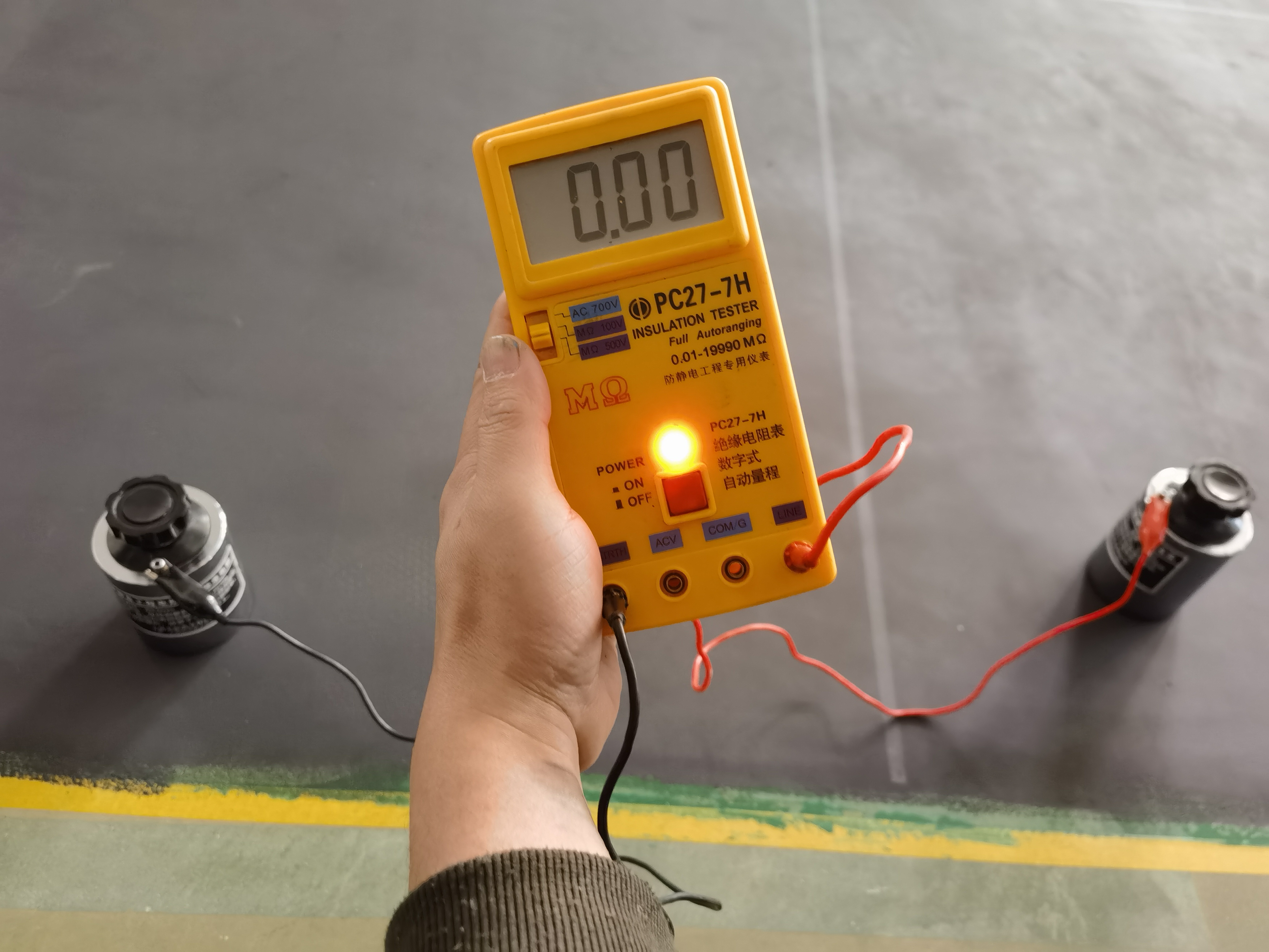 碳黑涂层导电检测.jpg 碳黑涂层导电检测.jpg